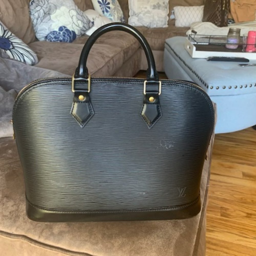 Louis Vuitton Epi Alma - Black